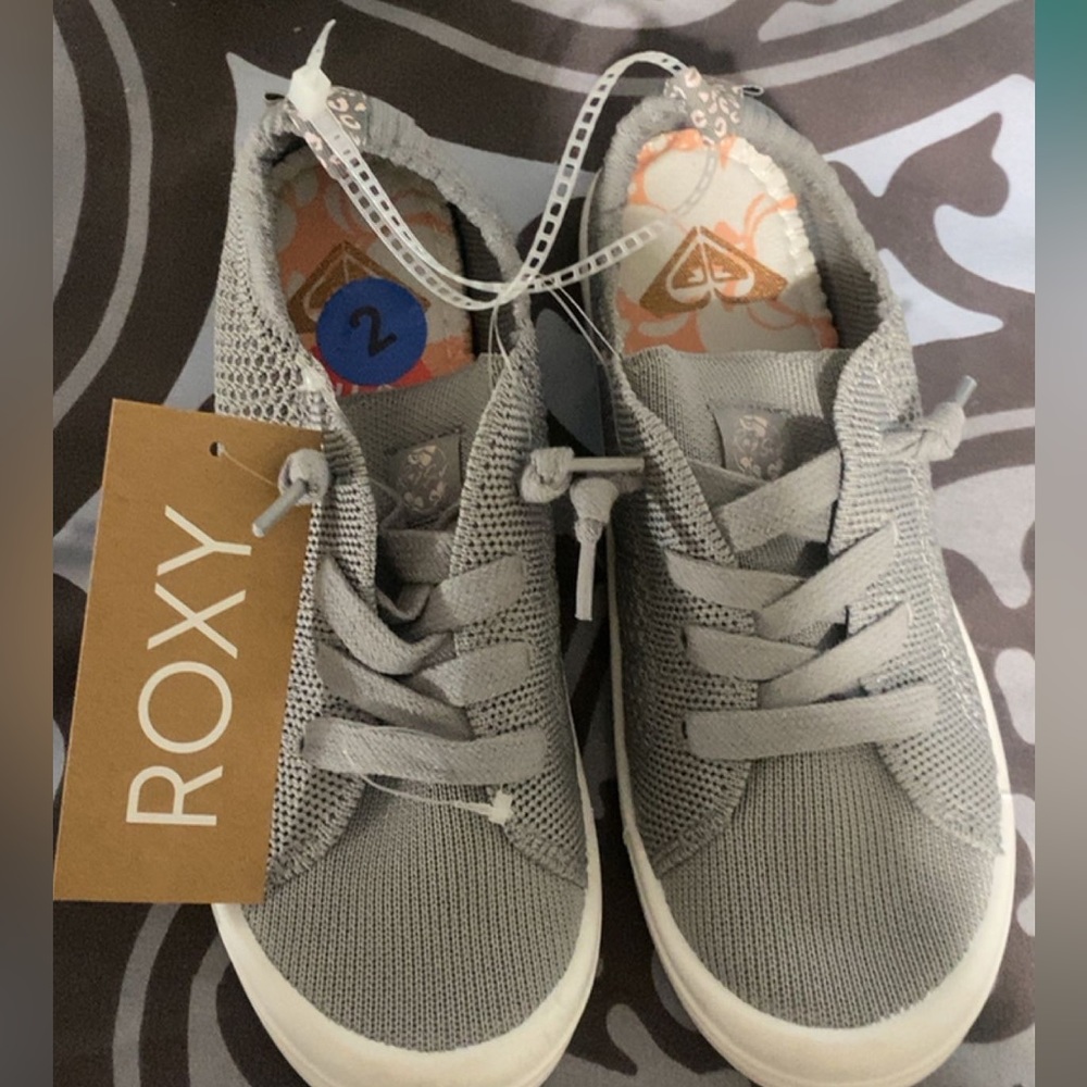 Roxy  🩶Bayshore Slip On Sneaker size 2 - Picture 2 of 5